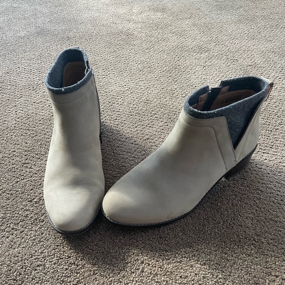 Vionic Joslyn Ankle Booties size 10 boots NWOT Charcoal little heel - Picture 1 of 8